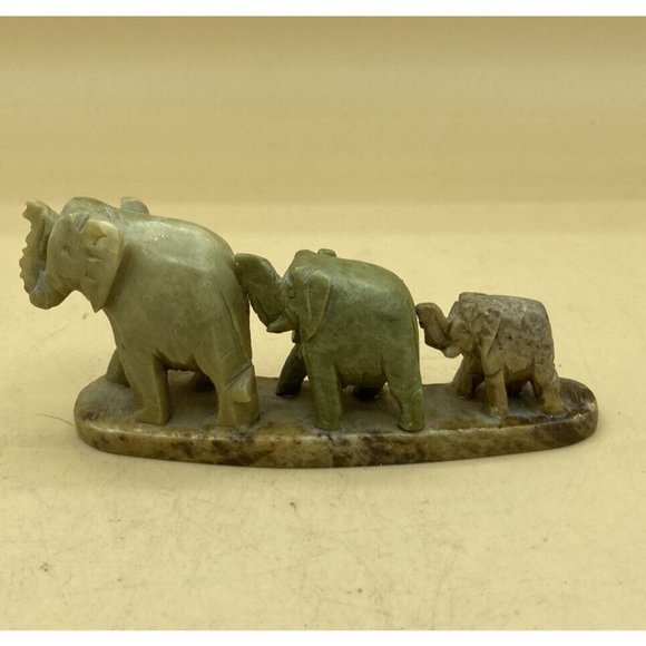 Vintage Carved Stone Trailing Elephants 3 In A Row Soapstone 4.5” Long - Picture 14 of 14